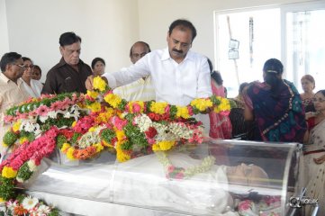Celebs Pay Condolences to C Narayana Reddy